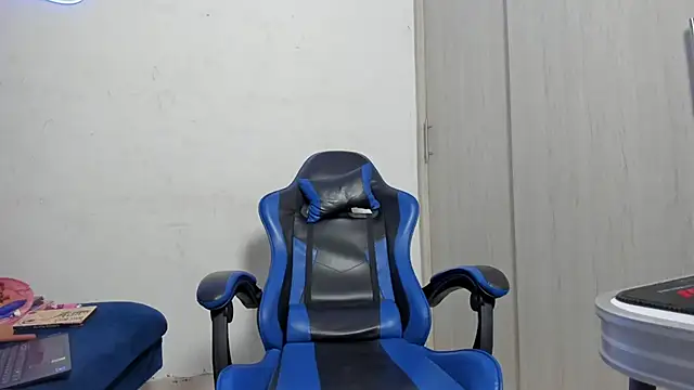 valeriahustooon online show from March 5, 12:59 am