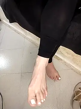 feetandcock85 online show from March 16, 8:23 pm