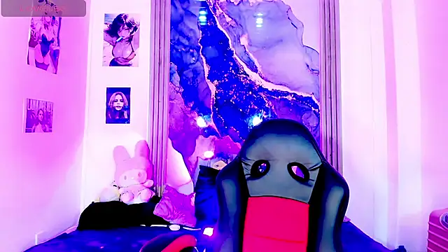 blonde queen- online show from June 2, 7:26 pm