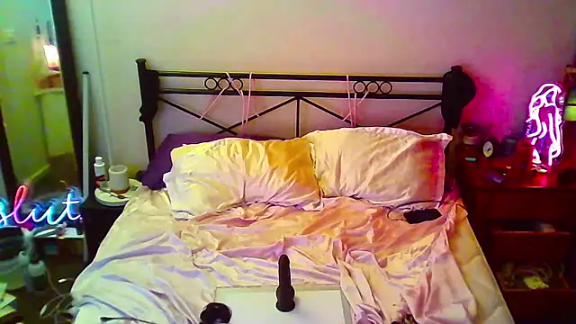 courtney1982 online show from May 31, 9:07 am