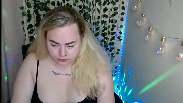 sweetvlada online show from May 16, 3:55 pm