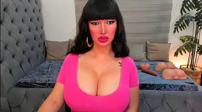 Snapshot of PlayfullMaria chatting on December 8, 1:47 pm PlayfullMaria online show from December 8, 1:47 pm
