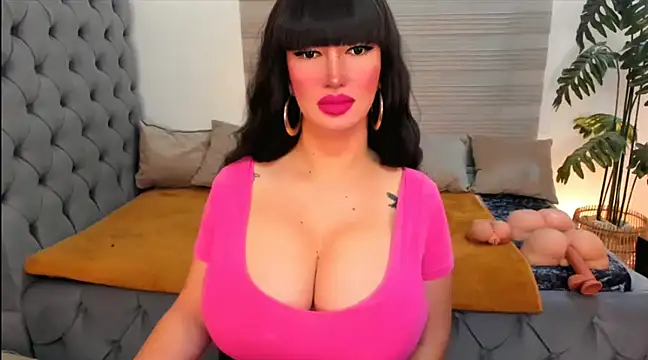 Snapshot of PlayfullMaria chatting on December 19, 1:18 am PlayfullMaria online show from December 19, 1:18 am