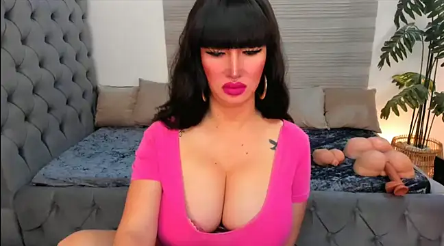 Snapshot of PlayfullMaria chatting on December 19, 3:30 pm PlayfullMaria online show from December 19, 3:30 pm