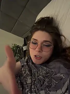 cutypiefull online show from May 30, 2:43 am