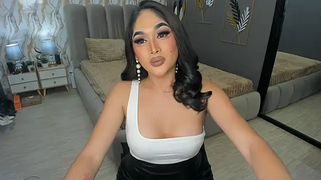 Snapshot of LegendaryNicole chatting on October 4, 1:56 pm LegendaryNicole online show from October 4, 1:56 pm