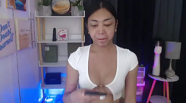Snapshot of AsianMariaTs chatting on December 4, 11:35 am AsianMariaTs online show from December 4, 11:35 am