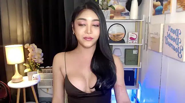 Snapshot of AsianMariaTs chatting on January 13, 11:52 am AsianMariaTs online show from January 13, 11:52 am