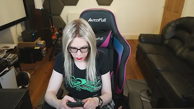 Snapshot of KelseyCobalt chatting on January 18, 10:49 pm KelseyCobalt online show from January 18, 10:49 pm