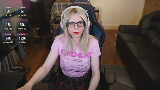 Snapshot of KelseyCobalt chatting on October 5, 8:52 pm KelseyCobalt online show from October 5, 8:52 pm