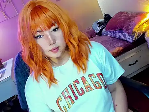 HOTnWILDalice online show from March 18, 3:49 am