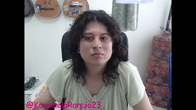 Snapshot of Smoke_trip_Alicia chatting on February 1, 1:09 pm Smoke trip Alicia online show from February 1, 1:09 pm