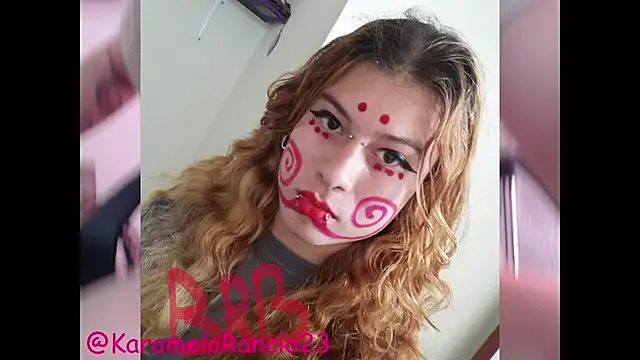 Snapshot of Smoke_trip_Alicia chatting on February 21, 1:00 pm Smoke trip Alicia online show from February 21, 1:00 pm