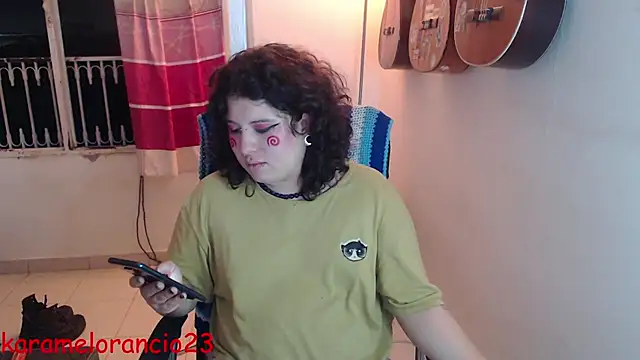 Snapshot of Smoke_trip_Alicia chatting on October 4, 5:30 am Smoke trip Alicia online show from October 4, 5:30 am