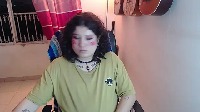 Snapshot of Smoke_trip_Alicia chatting on October 10, 5:08 am Smoke trip Alicia online show from October 10, 5:08 am