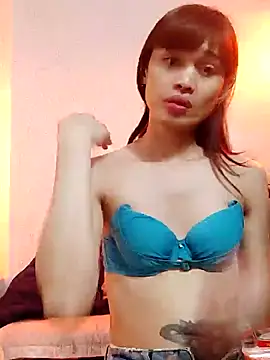 Snapshot of QueenSoreal chatting on February 9, 12:28 am QueenSoreal online show from February 9, 12:28 am