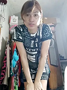 Snapshot of QueenSoreal chatting on September 16, 4:00 pm QueenSoreal online show from September 16, 4:00 pm