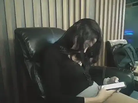 Snapshot of sara_kimoo chatting on February 22, 1:46 pm sara kimoo online show from February 22, 1:46 pm