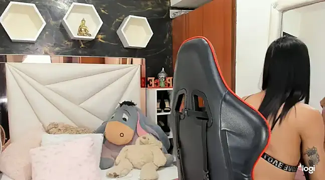 Snapshot of ximena_slut_21 chatting on December 19, 12:35 am ximena slut 21 online show from December 19, 12:35 am