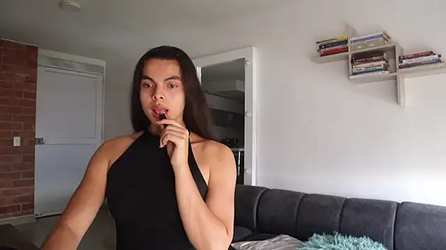  Vahos  online show from February 3, 8:03 pm