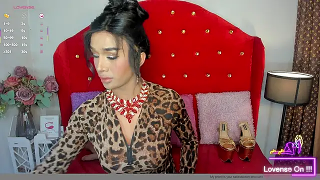 Snapshot of TranSEXUALDIVA chatting on September 22, 9:31 pm TranSEXUALDIVA online show from September 22, 9:31 pm