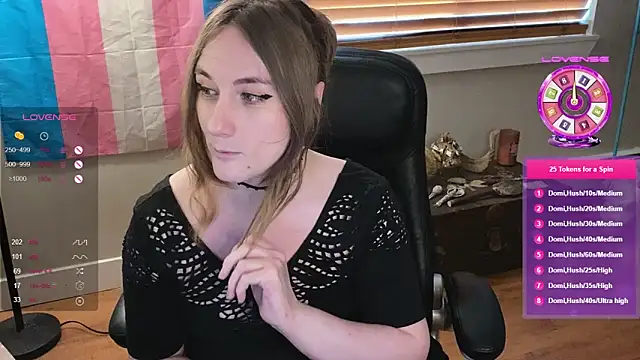 Snapshot of luluvaladon chatting on March 17, 11:51 pm luluvaladon online show from March 17, 11:51 pm