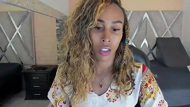 Snapshot of CarameloCeron chatting on February 19, 6:10 pm CarameloCeron online show from February 19, 6:10 pm