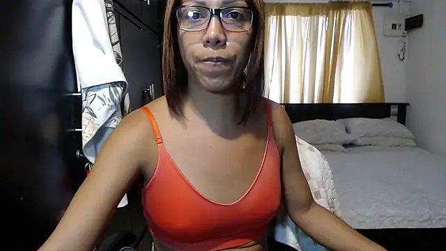 Snapshot of sensual_nataliee chatting on February 25, 7:25 pm sensual nataliee online show from February 25, 7:25 pm