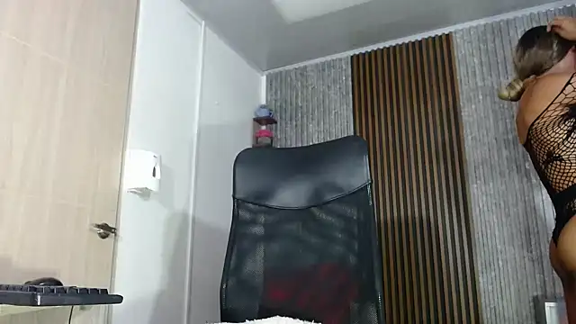 Snapshot of SARA_TS_FOX chatting on January 28, 8:04 pm SARA TS FOX online show from January 28, 8:04 pm