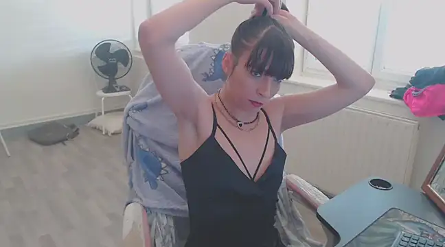 Snapshot of missthon0 chatting on December 24, 10:55 am missthon0 online show from December 24, 10:55 am