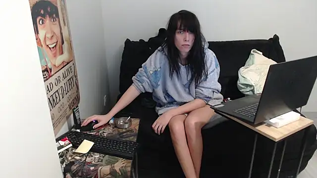 Snapshot of missthon0 chatting on February 24, 10:15 am missthon0 online show from February 24, 10:15 am
