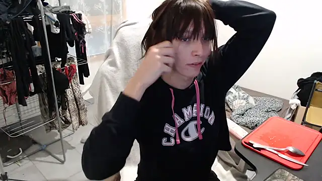 Snapshot of missthon0 chatting on September 11, 2:03 pm missthon0 online show from September 11, 2:03 pm