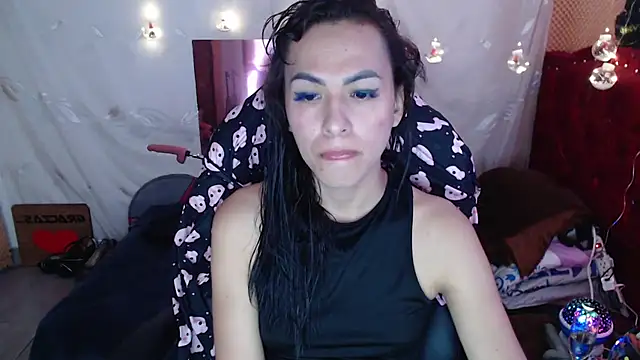 Snapshot of arianablue69 chatting on December 24, 9:11 pm arianablue69 online show from December 24, 9:11 pm