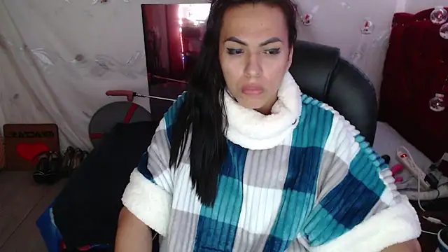 Snapshot of arianablue69 chatting on December 29, 2:31 pm arianablue69 online show from December 29, 2:31 pm