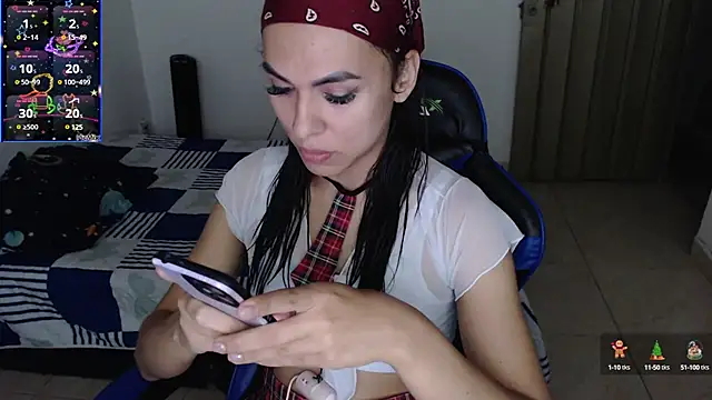 Snapshot of arianablue69 chatting on January 14, 12:11 am arianablue69 online show from January 14, 12:11 am