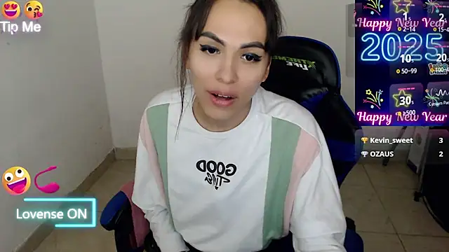 Snapshot of arianablue69 chatting on February 1, 5:39 am arianablue69 online show from February 1, 5:39 am
