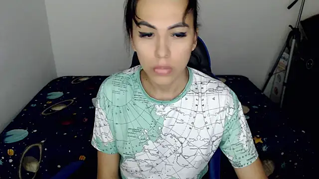 Snapshot of arianablue69 chatting on February 18, 12:15 am arianablue69 online show from February 18, 12:15 am