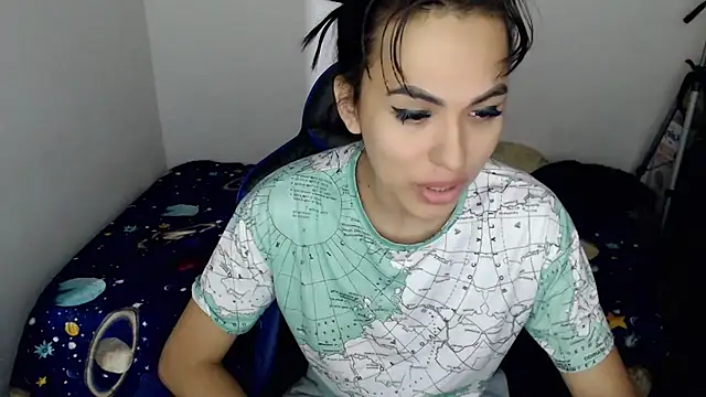 Snapshot of arianablue69 chatting on February 19, 1:18 am arianablue69 online show from February 19, 1:18 am