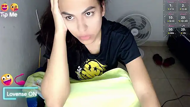 Snapshot of arianablue69 chatting on March 9, 5:33 am arianablue69 online show from March 9, 5:33 am
