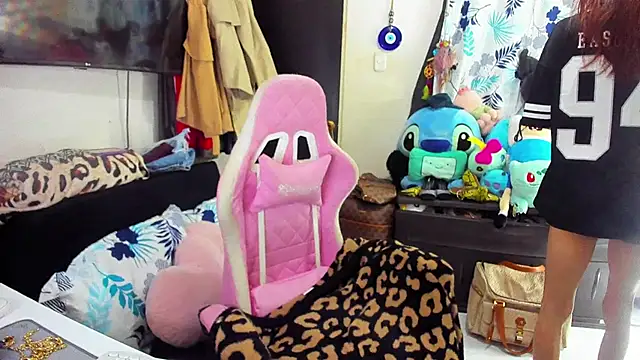 Snapshot of Lawrncesofiets chatting on March 8, 4:39 pm Lawrncesofiets online show from March 8, 4:39 pm