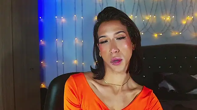 Snapshot of Kenisha_Sweet chatting on February 21, 5:46 am Kenisha Sweet online show from February 21, 5:46 am