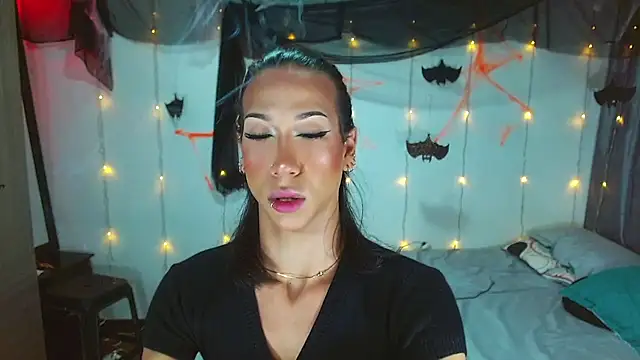 Kenisha Sweet online show from October 24, 3:22 am