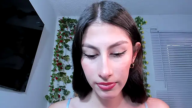 Snapshot of valeria_gonzales_ chatting on February 18, 7:54 pm valeria gonzales online show from February 18, 7:54 pm