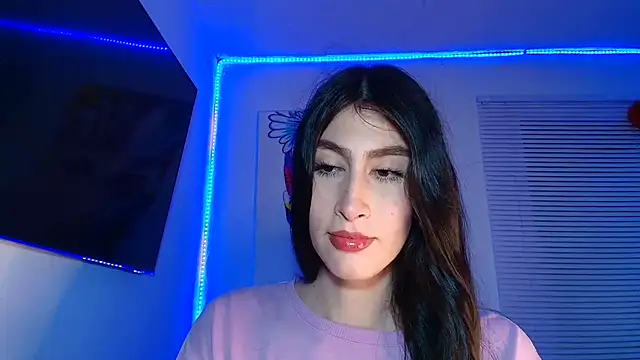 Snapshot of valeria_gonzales_ chatting on October 2, 1:17 am valeria gonzales online show from October 2, 1:17 am