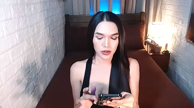 Snapshot of Sexy_Adrestia chatting on January 7, 5:56 am Sexy Adrestia online show from January 7, 5:56 am