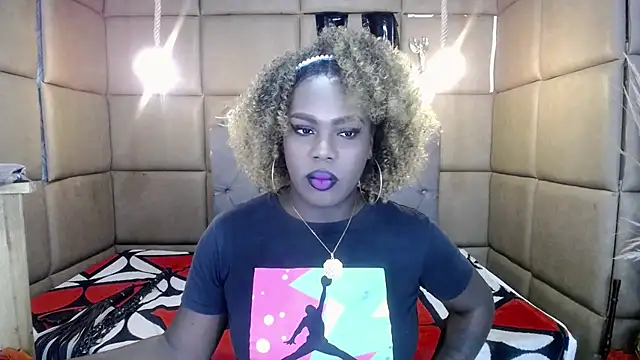 Snapshot of CatrinaGill chatting on October 2, 5:30 am CatrinaGill online show from October 2, 5:30 am