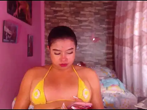 Snapshot of katrinawillff chatting on February 26, 6:11 pm katrinawillff online show from February 26, 6:11 pm