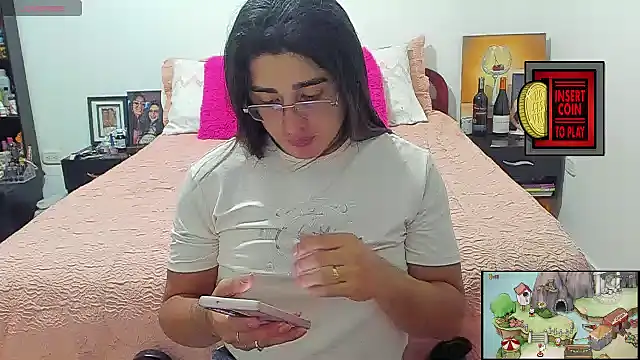 Snapshot of Khalifa_Gold chatting on December 16, 12:59 am Khalifa Gold online show from December 16, 12:59 am