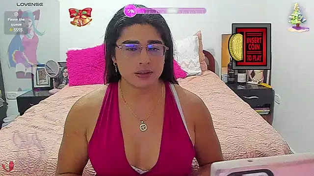 Snapshot of Khalifa_Gold chatting on December 18, 2:10 am Khalifa Gold online show from December 18, 2:10 am
