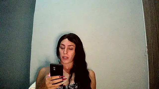 Snapshot of AlexiaDuucan chatting on February 12, 2:22 pm AlexiaDuucan online show from February 12, 2:22 pm